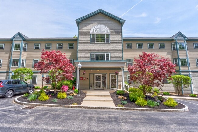 Building Photo - 3 Country Club Dr Unit 103