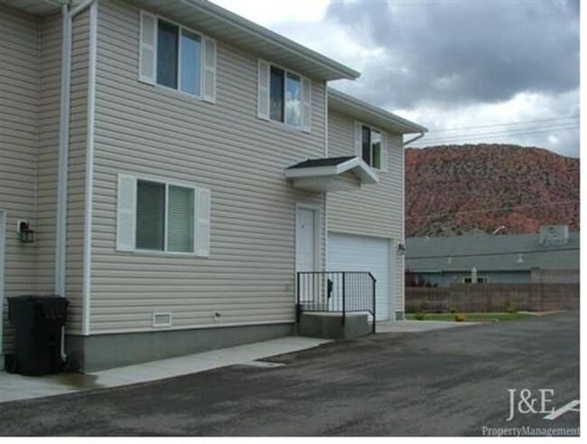 Building Photo - 351 S 300 E Unit A
