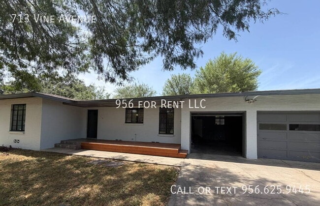 Building Photo - 713 W Vine Ave