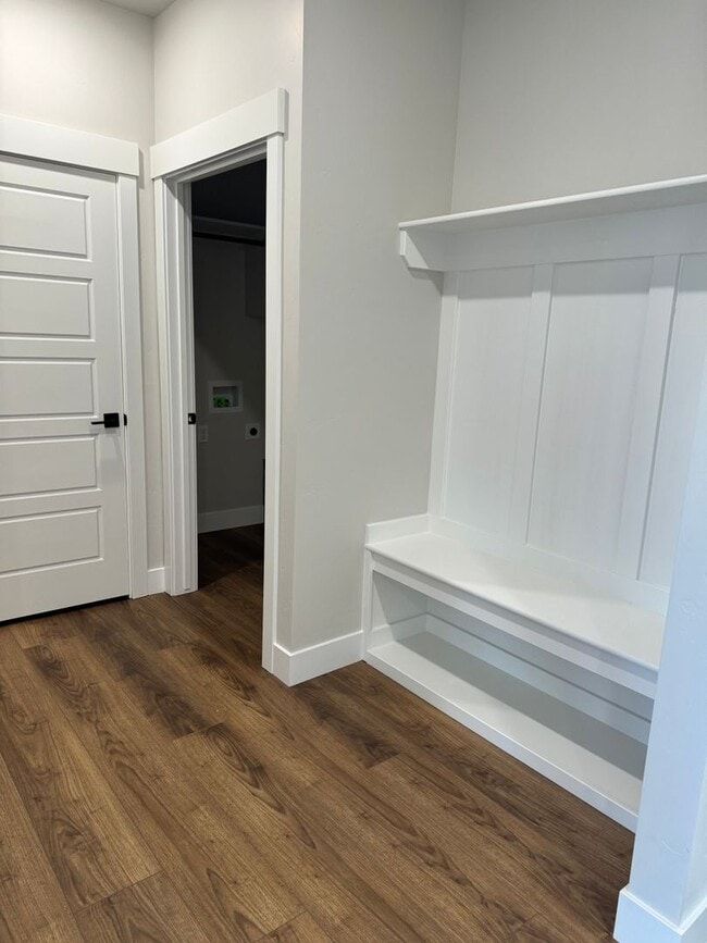 Photo - BEAUTIFUL 3 Bed 2 Bath Twin home in Sugar city!