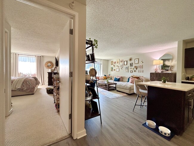 Photo - 540 N State St
