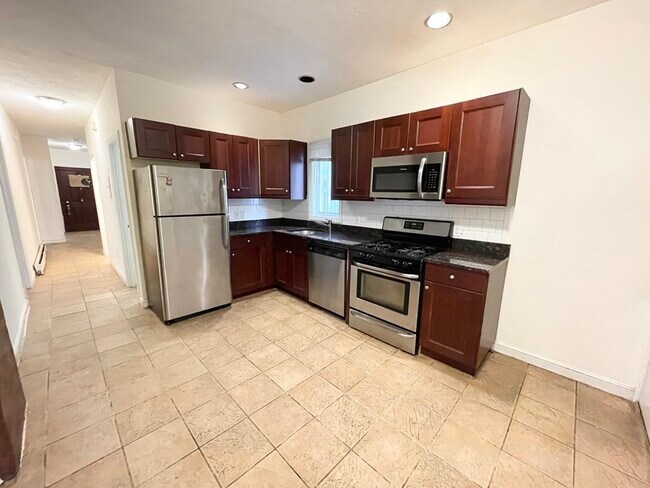 Photo - 7 Iroquois St Unit 1