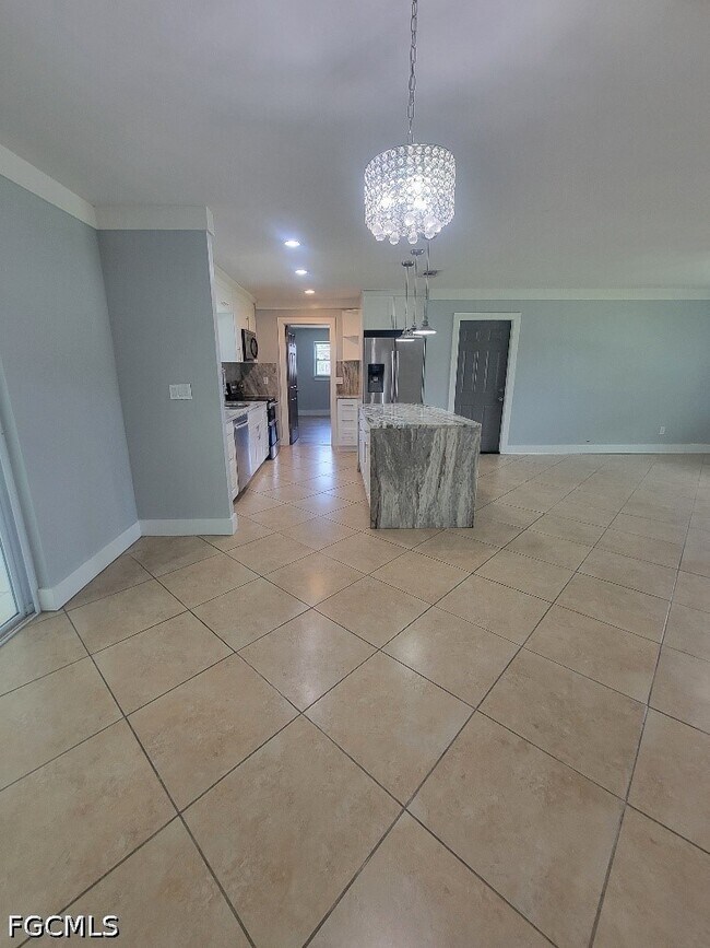 Photo - 203 Redcliff Ave