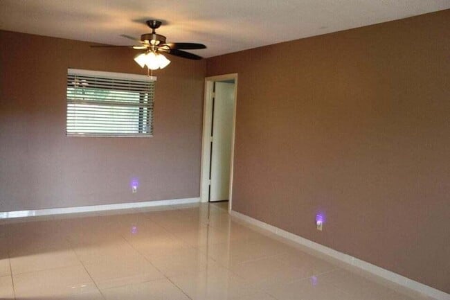 Photo - 221 Bilbao St