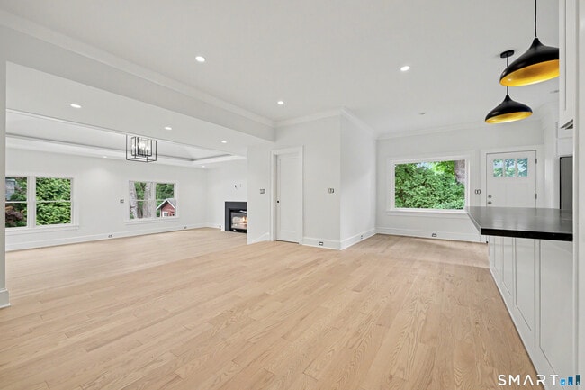 Photo - 15 Shorelands Pl