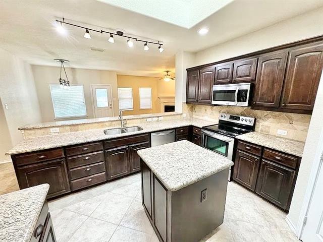 Photo - 3020 Tamarack Ln
