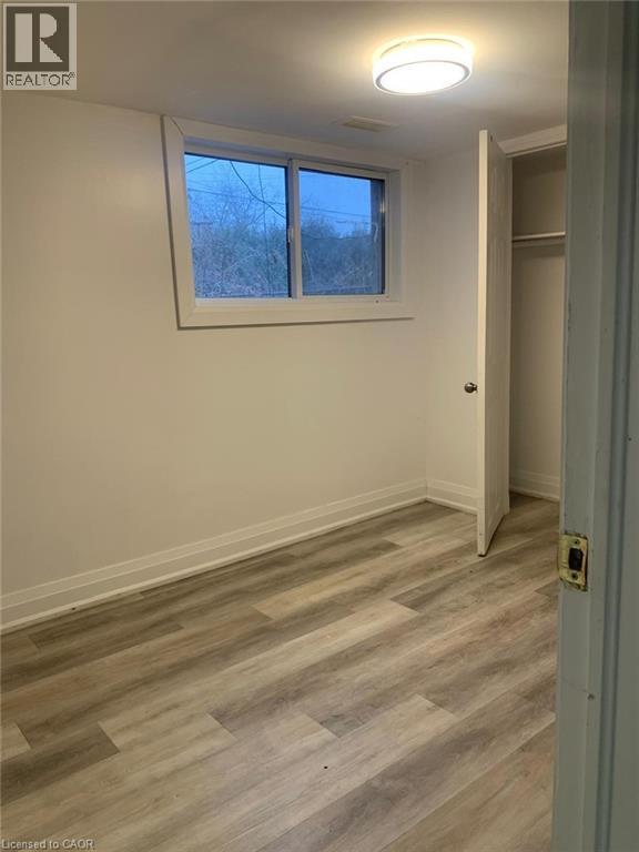 Photo - 850 Garth St