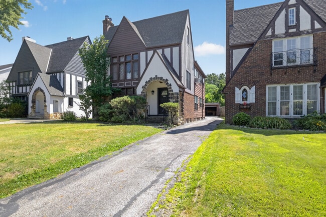 Photo - 3561 Lynnfield Rd