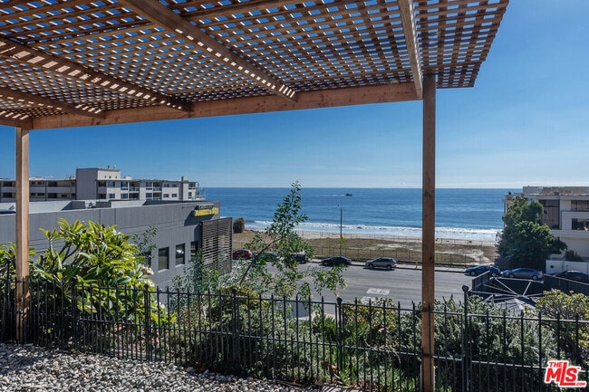 Photo - 22609 Pacific Coast Hwy