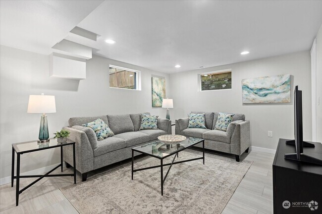 Building Photo - 522 25th Ave Unit Above Ground ADU Rental