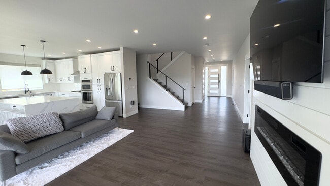 Building Photo - 2120 Lagerwey Circle