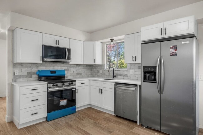 Building Photo - 509 Mansfield Ave S