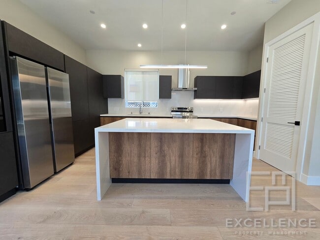 Brand New Build - 2/2 Cottage, Fenced Yard... - Brand New Build - 2/2 Cottage, Fenced Yard... Casa