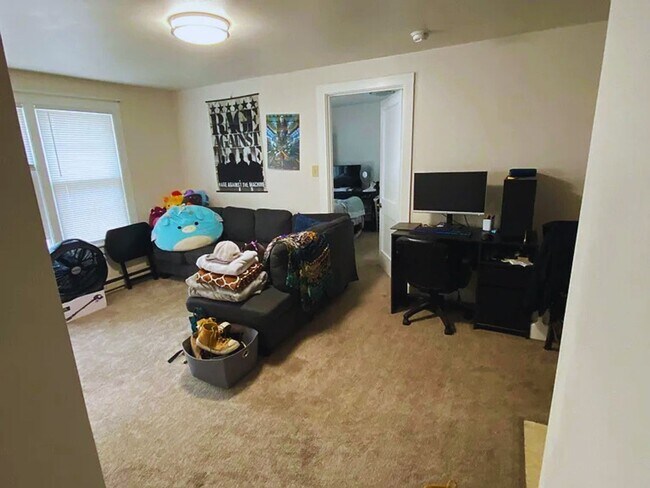 7408 Elmwood Ave Unit 7408 Elmwood Dr #3