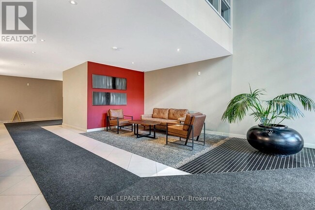 Photo - 138 Somerset St W Unit 801