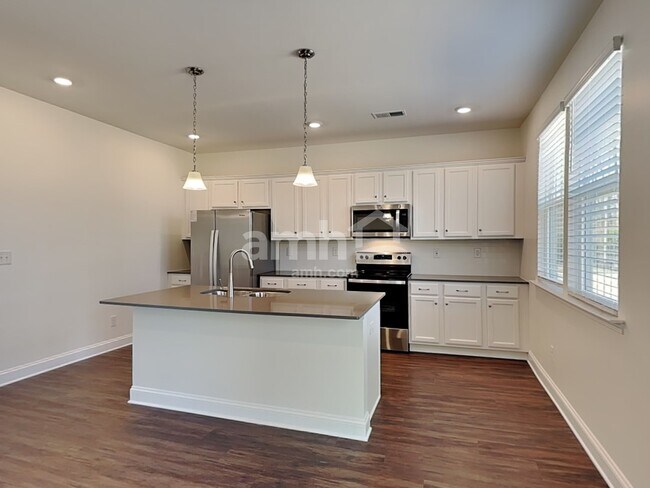 Photo - 625 Rivermist Dr