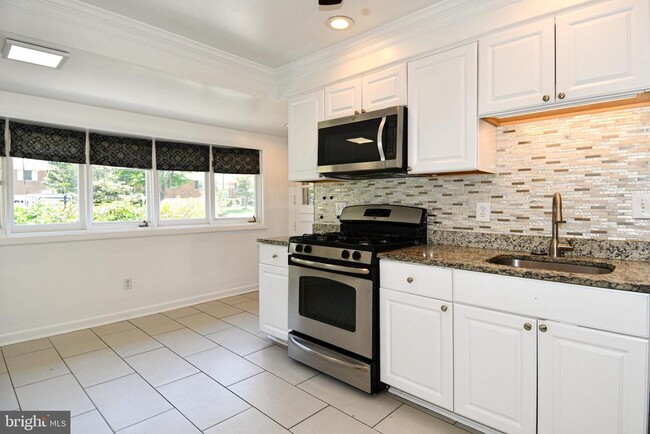 Photo - 4842 Randolph Dr