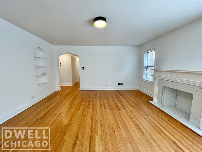 Photo - 5805 N Richmond St Unidad 3