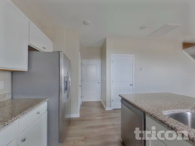 Photo - 753 Prominence Rd