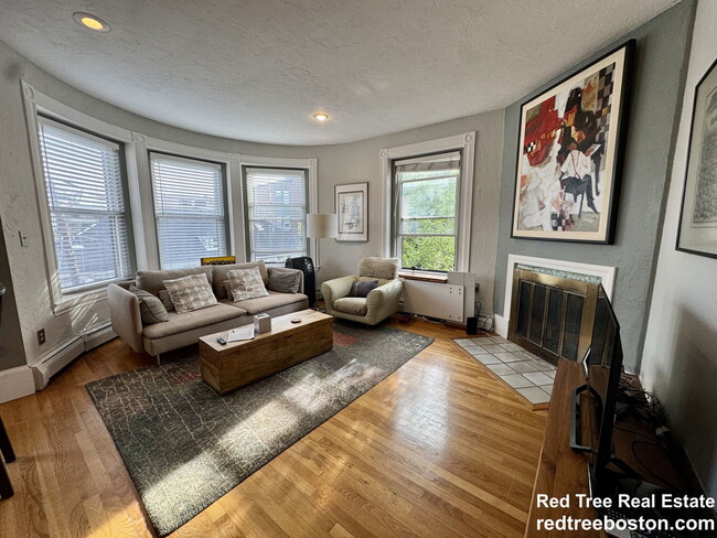 Building Photo - 48 Kent St Unit 5