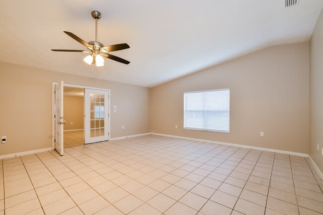 Photo - 432 Jeffers St