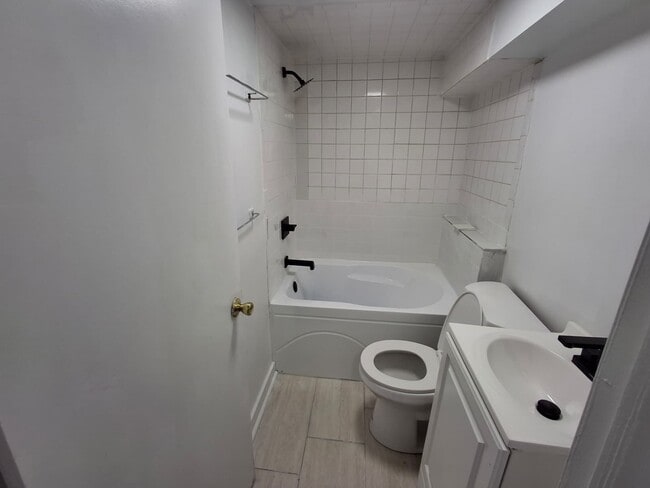 Photo - 27 Lexington Ave