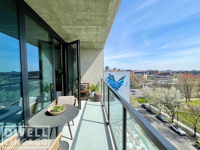 Photo - 1436 W Randolph St Unit 619