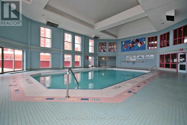 Photo - 2460 Eglinton Ave E Unité 219