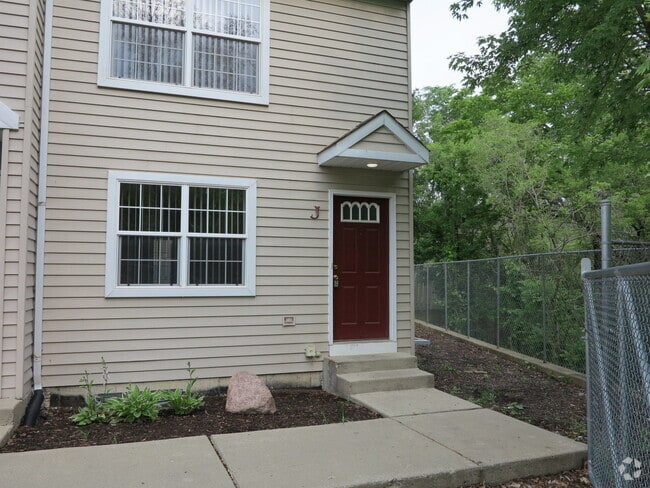 Building Photo - 667 W Liberty St Rental