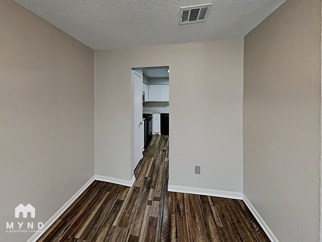 Photo - 939 N Pleasant Woods Dr