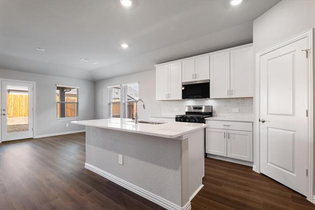 Photo - 706 Martell Rd