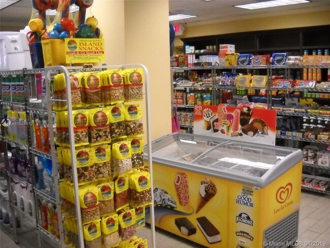 Building Photo - 3901 S Ocean Dr Unit 14E