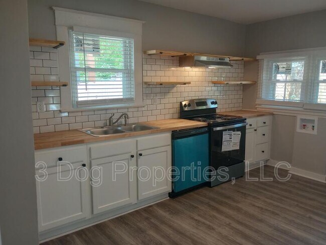 Photo - 218 N Hickory St