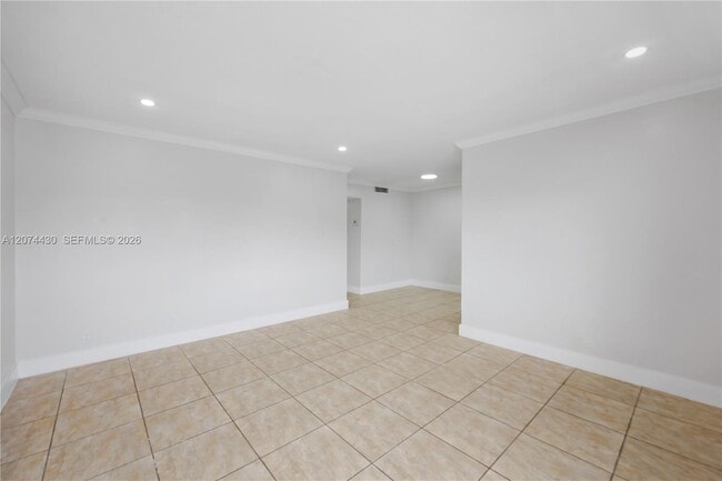 Photo - 5420 Hollywood Blvd Unit 208