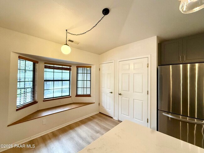 Photo - 1595 Sierry Peaks Dr