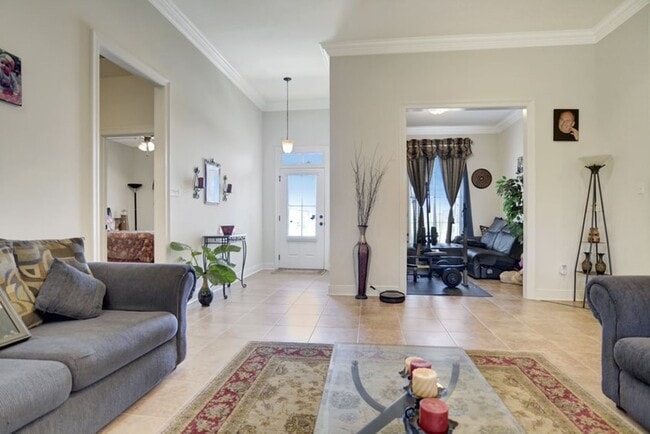 Photo - 1908 Chandler Ave