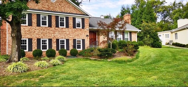 Photo - 1214 Vinita Ln