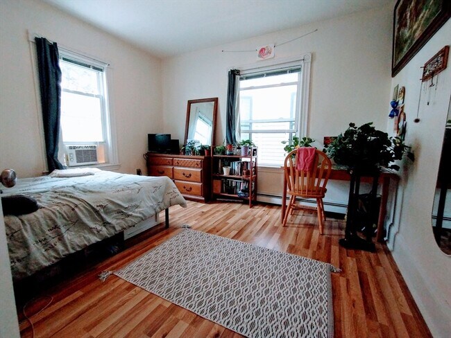 Photo - 10 Hardwick St Unit 2