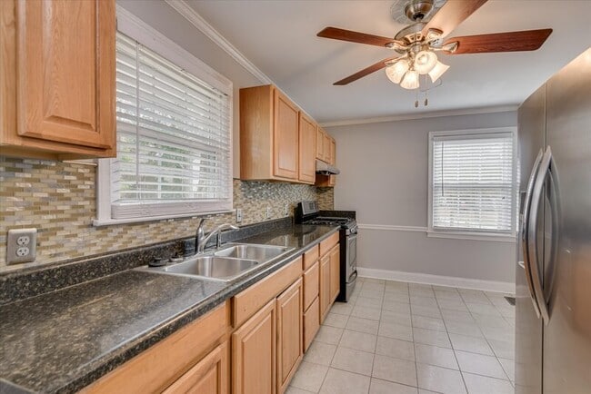 Photo - 2406 Sparks Rd