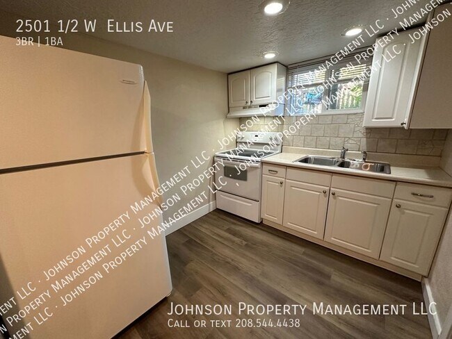 Photo - 2501 1/2 W Ellis Ave-