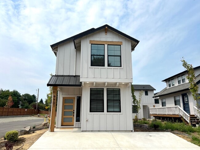 Building Photo - 9901 NE 46th Ct Rental