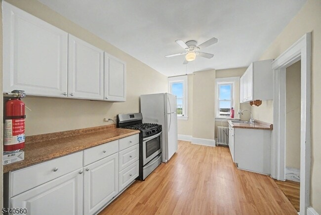 Photo - 409 Main St Unit 3F
