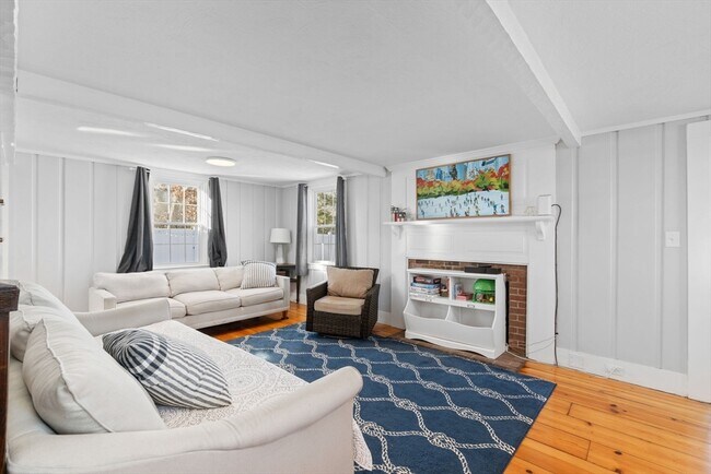 Photo - 32 Woodside Ave