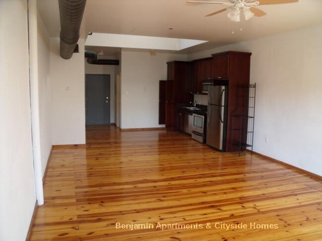 Building Photo - 600 Columbia Rd Unit 27