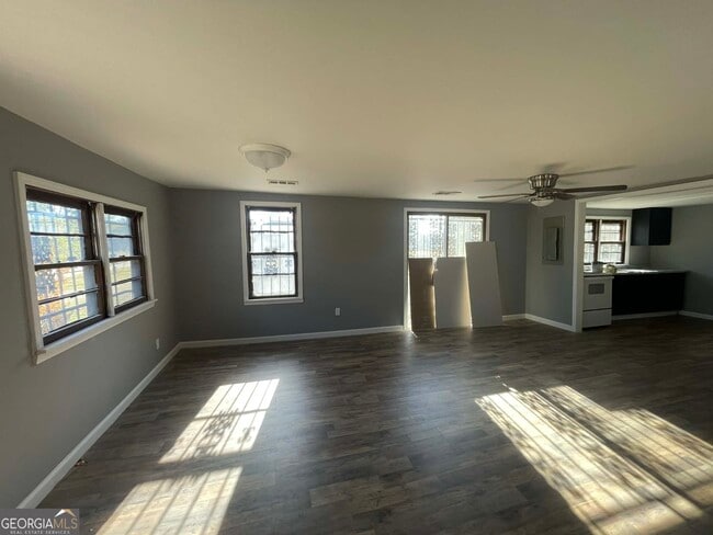 Photo - 210 Marion St