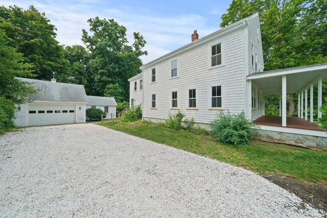 Photo - 17 Lovers Ln