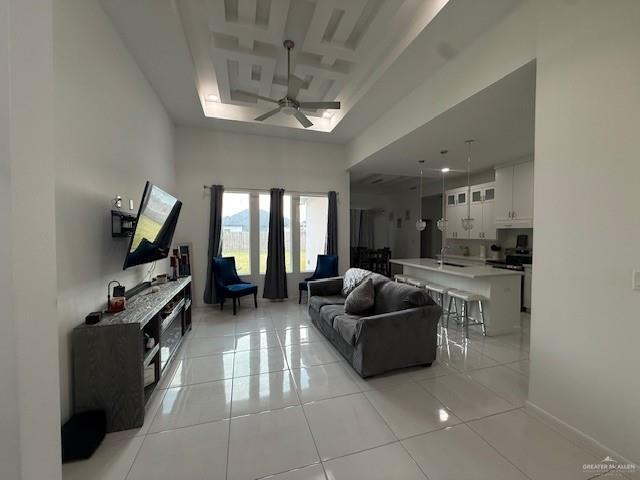 1404 E Danielle St