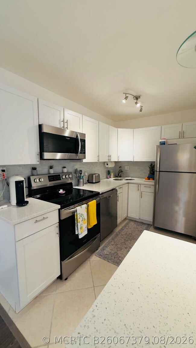 Photo - 702 SE 2nd St Unit 405