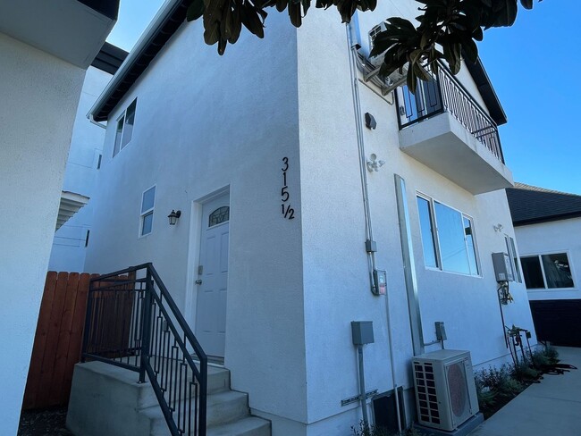 New 4 Bedroom House in Echo Park! - New 4 Bedroom House in Echo Park!