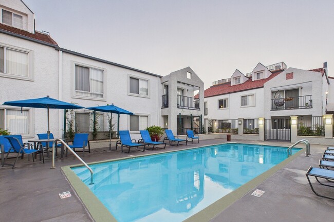 Building Photo - Town Center